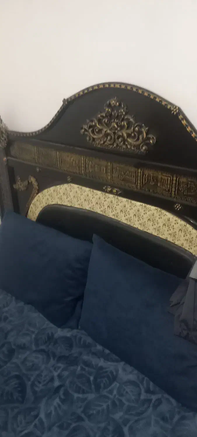 تخت خواب دونفره فلزی سلطنتی هخامنشی باکف تخت وتشک|تخت و سرویس خواب|مشهد, شهید بصیر|دیوار