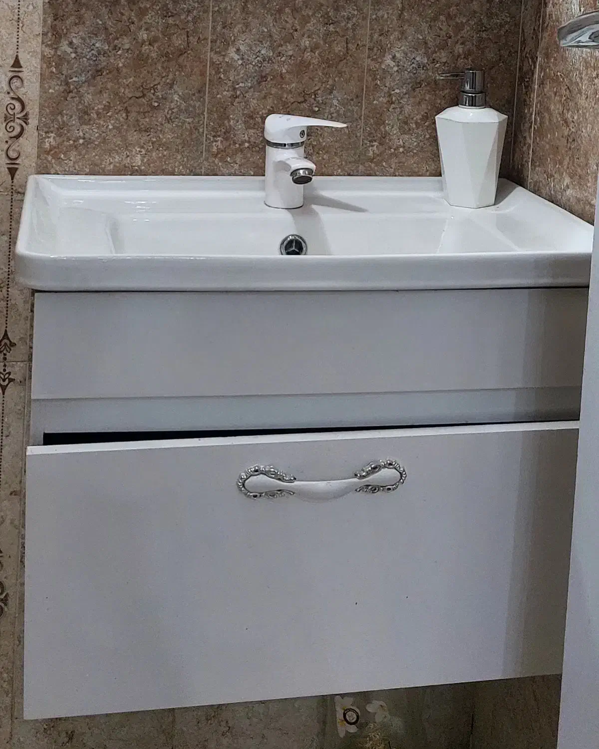 روشویی کابینتی نو فوری فوری|لوازم سرویس بهداشتی|کرج, ساماندهی|دیوار