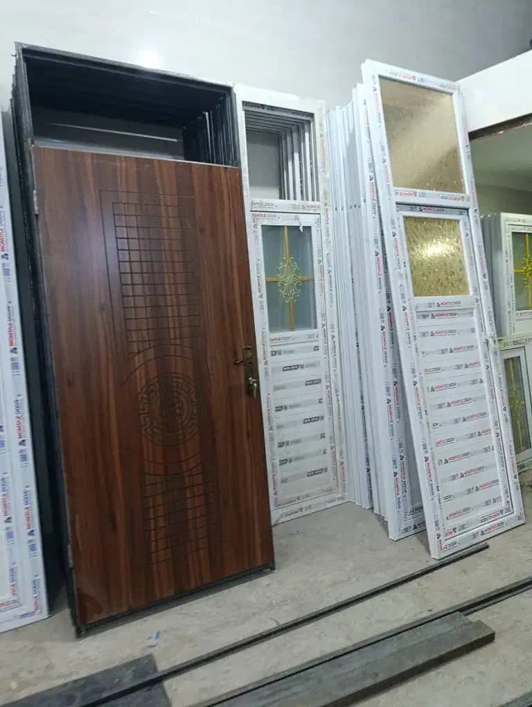دربpvc چوبی بافرم ودستگیره وقفل|مصالح و تجهیزات ساختمان|اهواز, کوی باهنر|دیوار