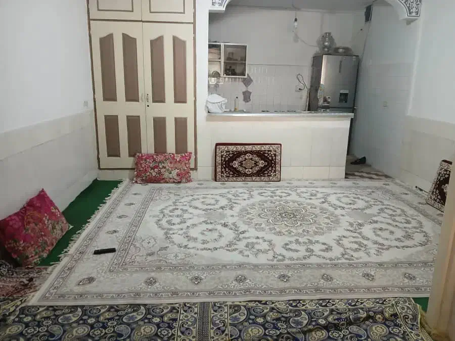 همکف ۶۵متری ویلایی راه جدا مناسب دونفر یا سه نفر|اجارهٔ خانه و ویلا|قم, شهر قائم|دیوار