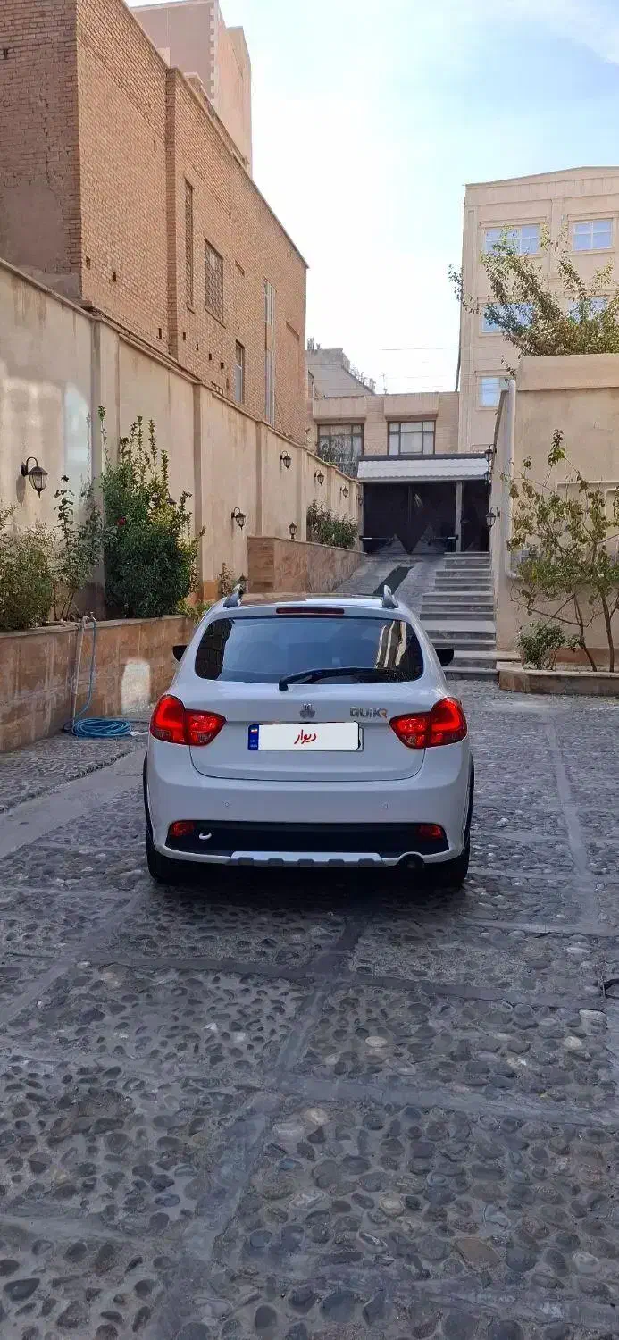 کوئیک R پلاس تمام فول مانیتور بزرگ و رینگ الومنیم|خودرو سواری و وانت|تبریز, |دیوار