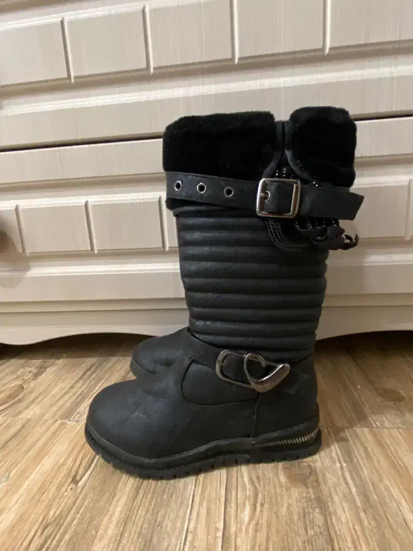 بوت کتانی و کفش دخترانه سایز ۳۴تا ۳۵|کفش و لباس بچه|تهران, دبستان|دیوار