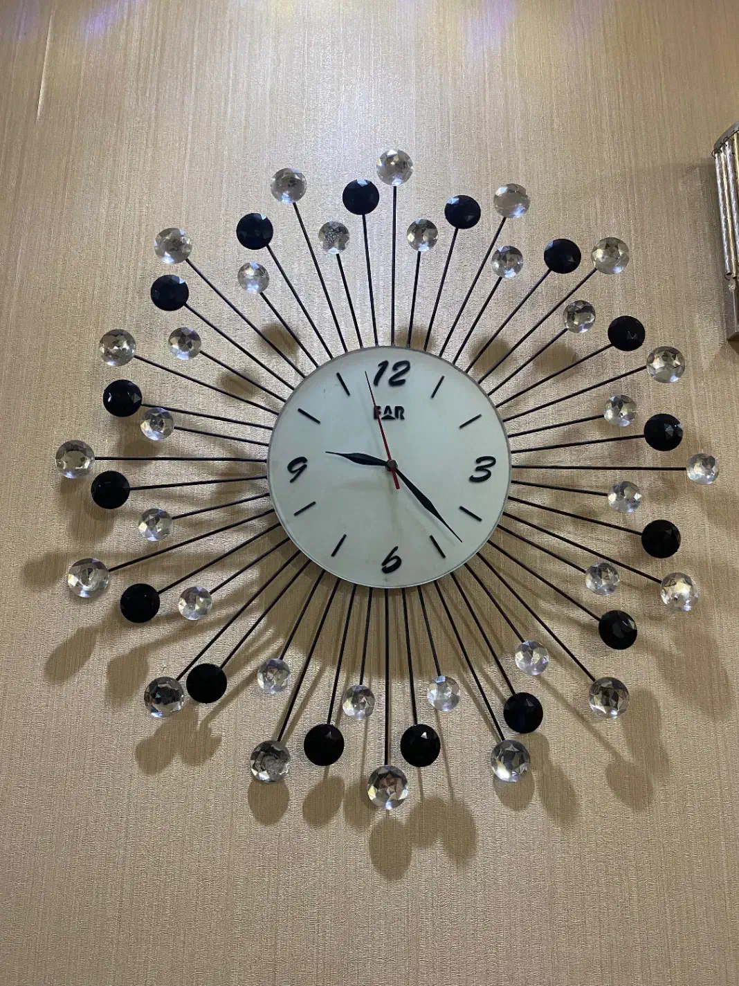 ساعت بسیار تمیز و سالم|ساعت دیواری و تزئینی|رشت, پل تالشان|دیوار