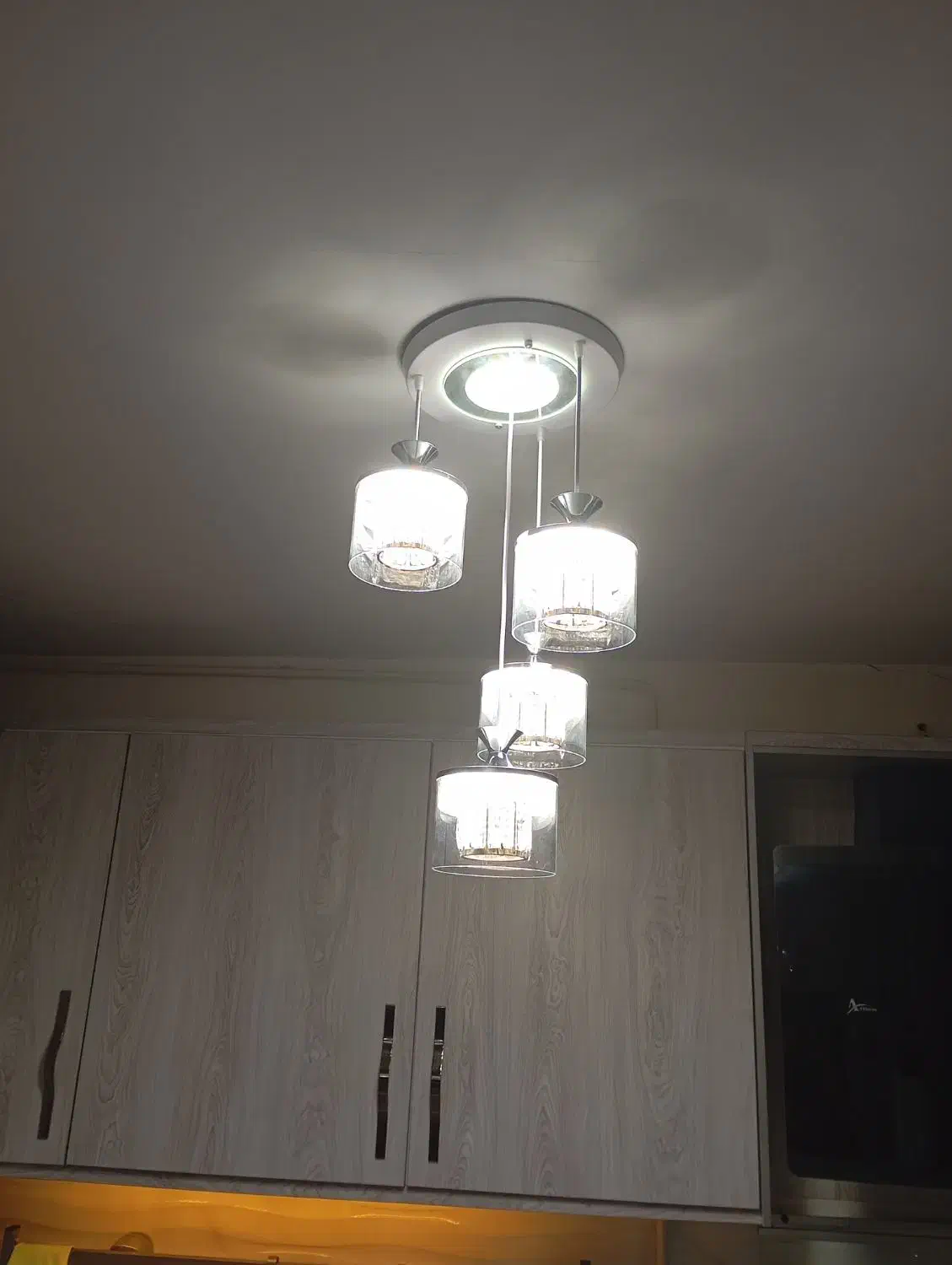 لوستر مدرن مخصوص آشپزخونه|لوستر و چراغ آویز|چهارباغ, |دیوار