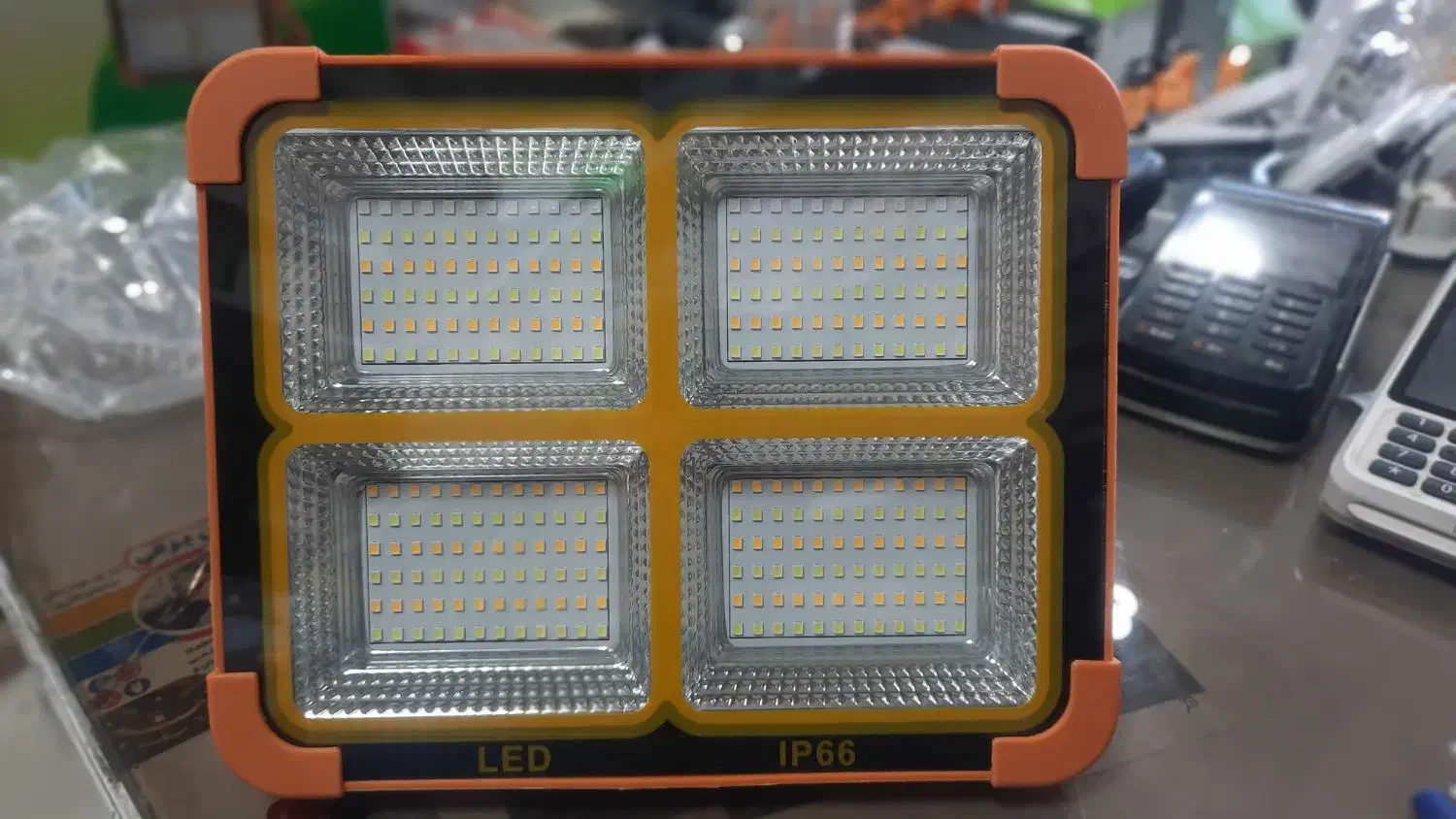 چراغ ۱۰۰۰وات دارای پنل خورشیدی و پاور بانک|لامپ و چراغ|بندر ماهشهر, |دیوار