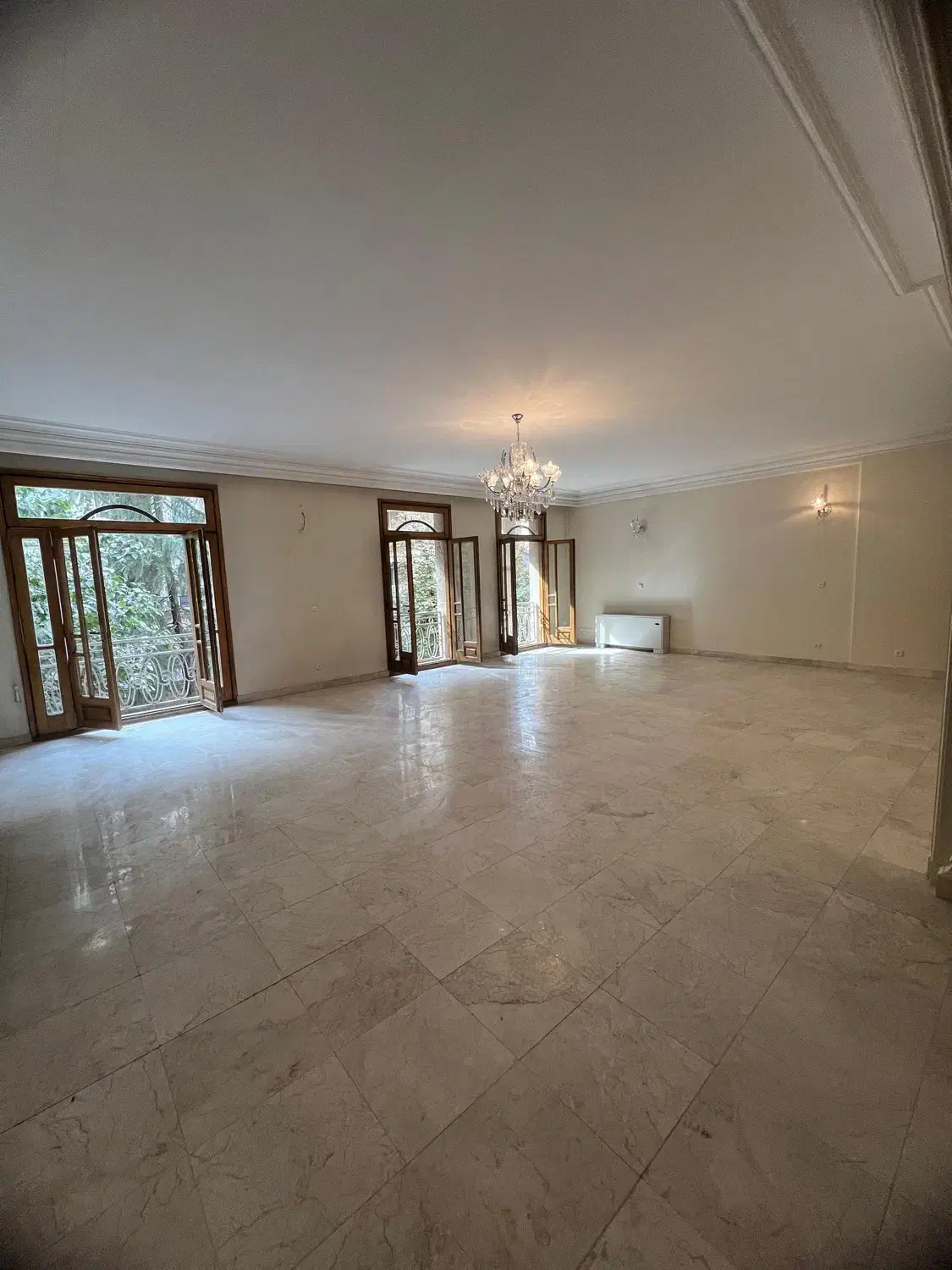 فرشته ۳۷۰ متر تاپ لوکیشن