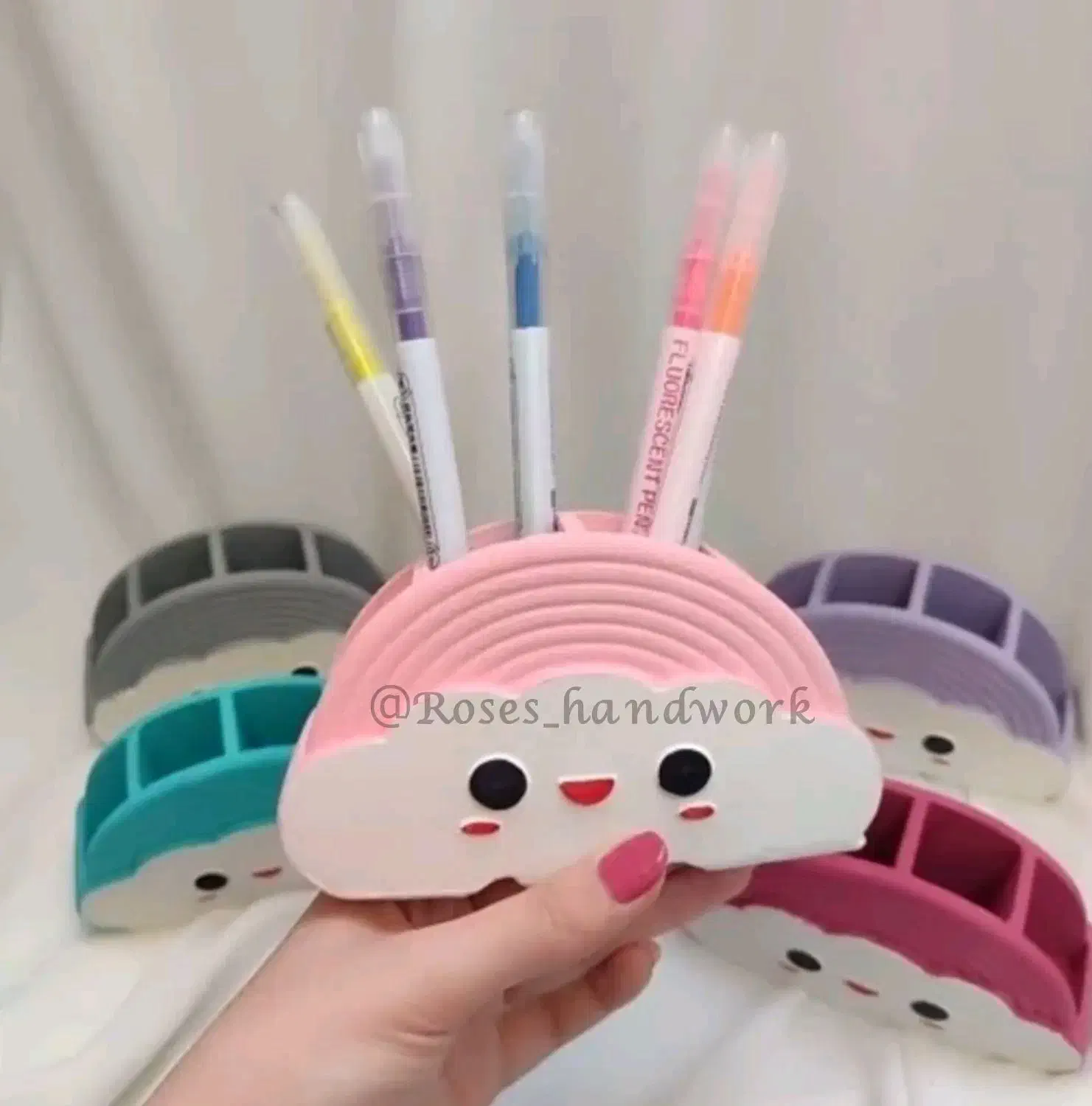 جامدادی رومیزی روز دانش اموز ،استند ارایشی|لوازم التحریر|فرخشهر, |دیوار