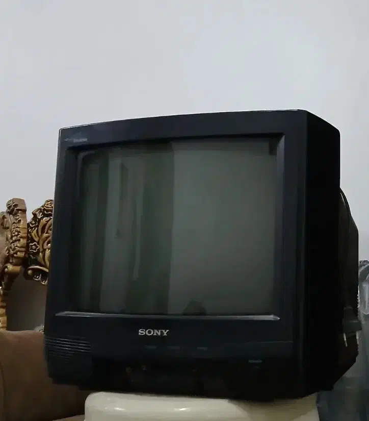 تلویزیون قدیمی سونی سالم|تلویزیون و پروژکتور|رشت, کوی فکوری|دیوار