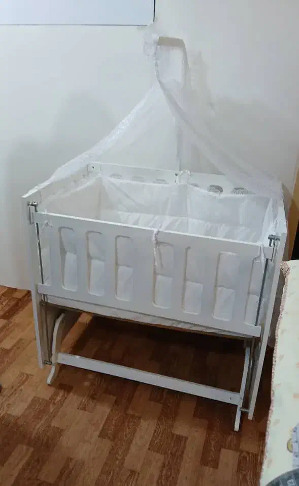 گهواره کنارتخت|تخت و صندلی بچه|تبریز, |دیوار