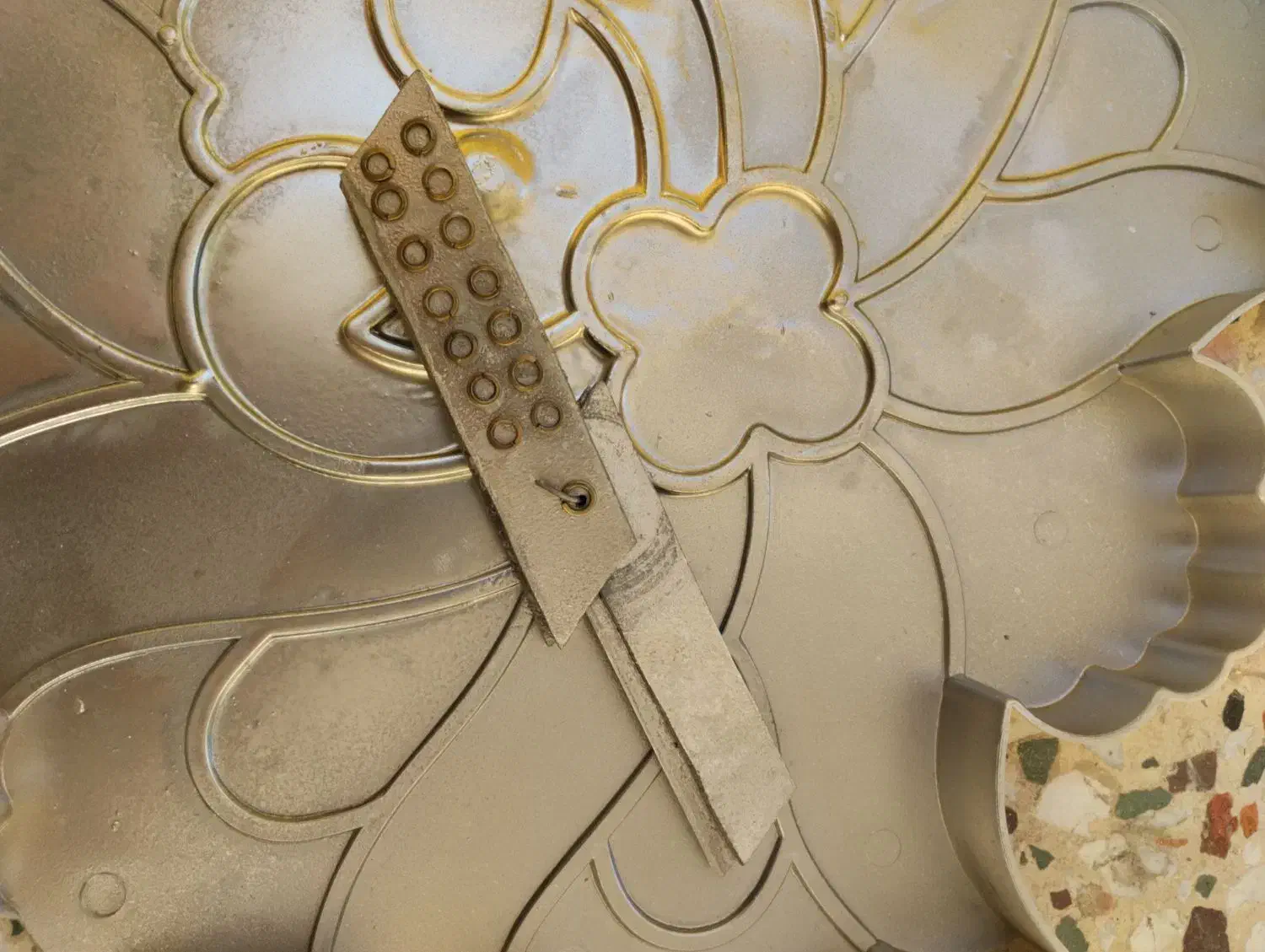 چاقو|ابزارآلات|شهرکرد, |دیوار