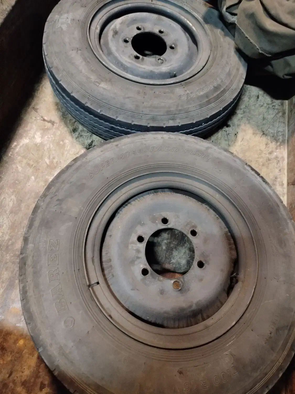 یک جفت رینگ و لاستیک جلو نیسان|قطعات یدکی و لوازم جانبی|ساری, |دیوار