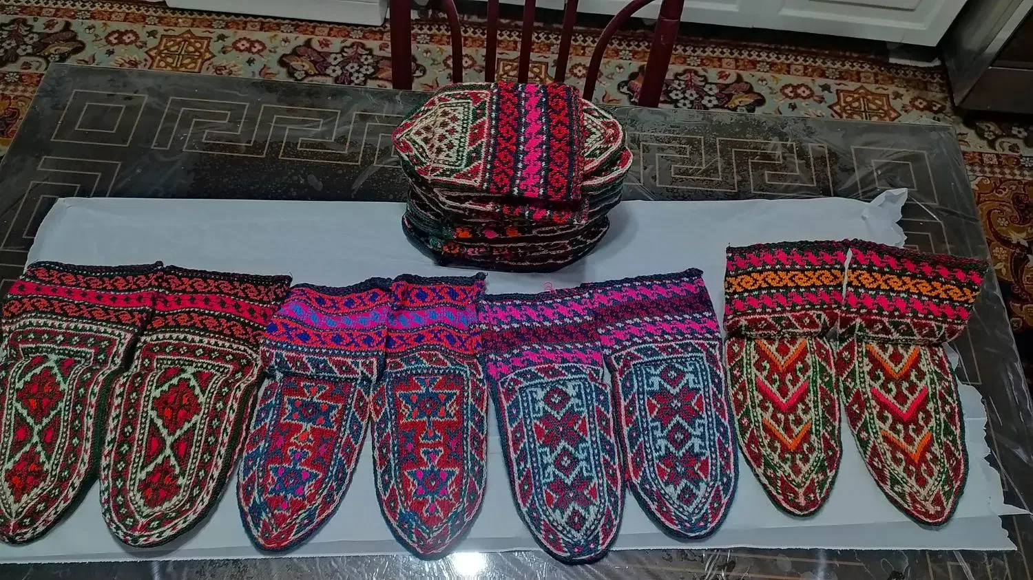 جوراب پشمی سنتی|لباس|میانه, |دیوار