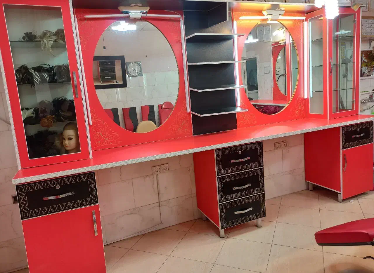 صندلی آینه کنسول وسایل آرایشگاه|آرایشگاه و سالن‌های زیبایی|ملایر, |دیوار