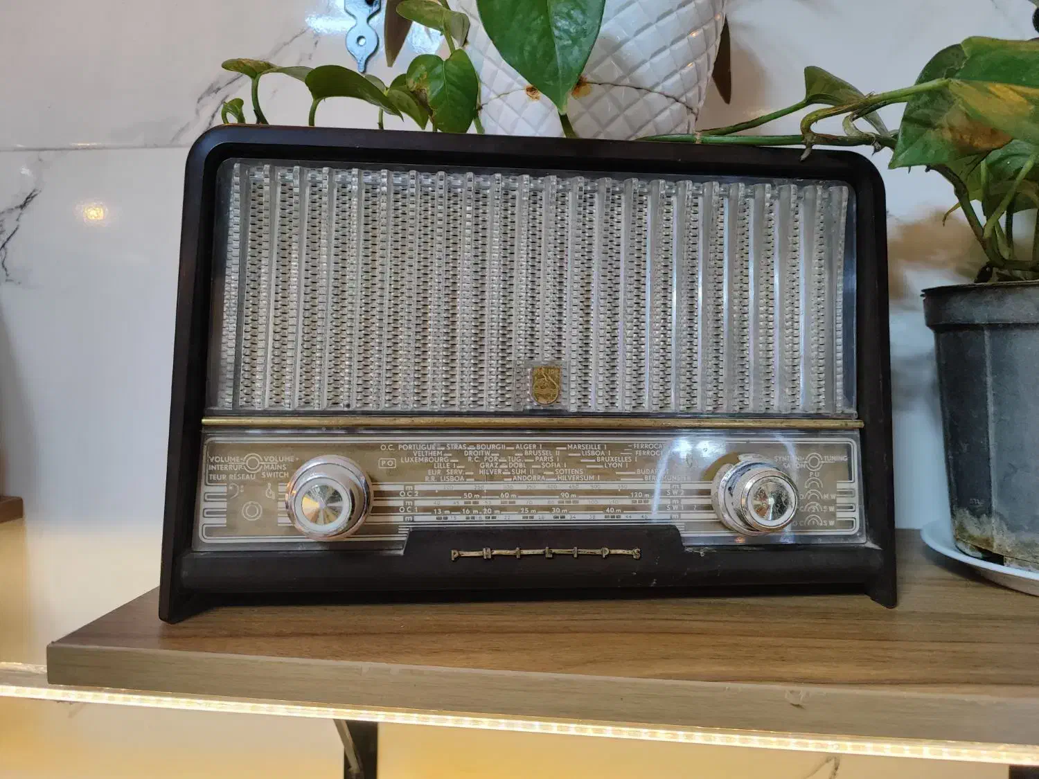 رادیو قدیمی|کلکسیون اشیاء عتیقه|شیراز, شهرک گلها|دیوار