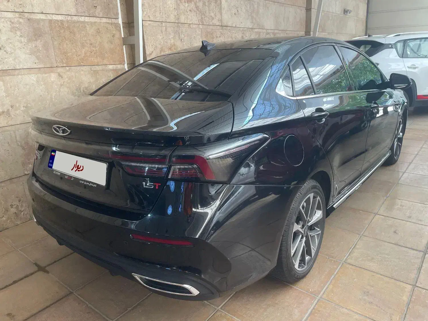 اریزو ۶ پرو مشکی ۴۰۲|خودرو سواری و وانت|اصفهان, مسجد مصلی|دیوار