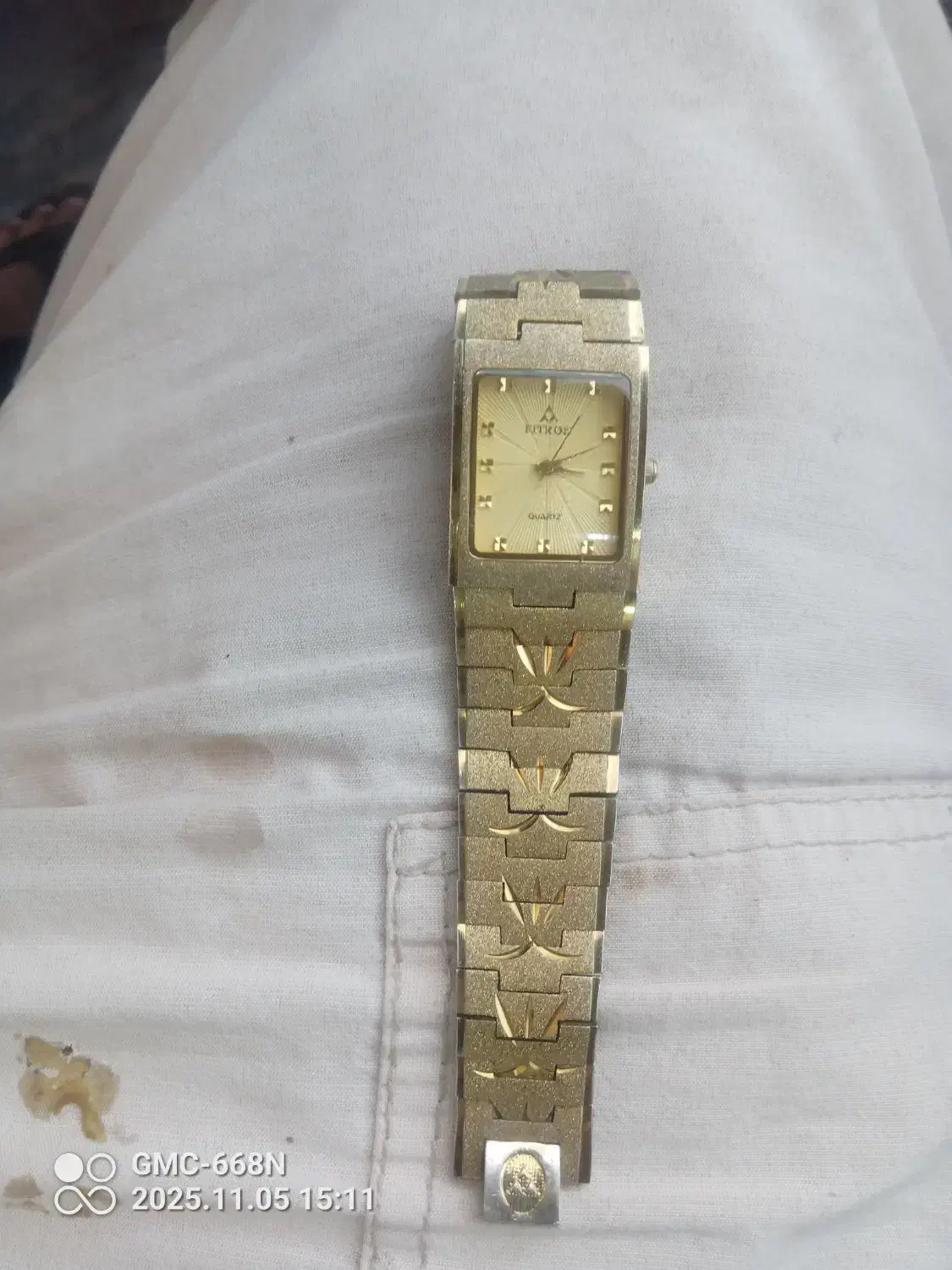 ساعت مچی|ساعت|گنبد کاووس, |دیوار