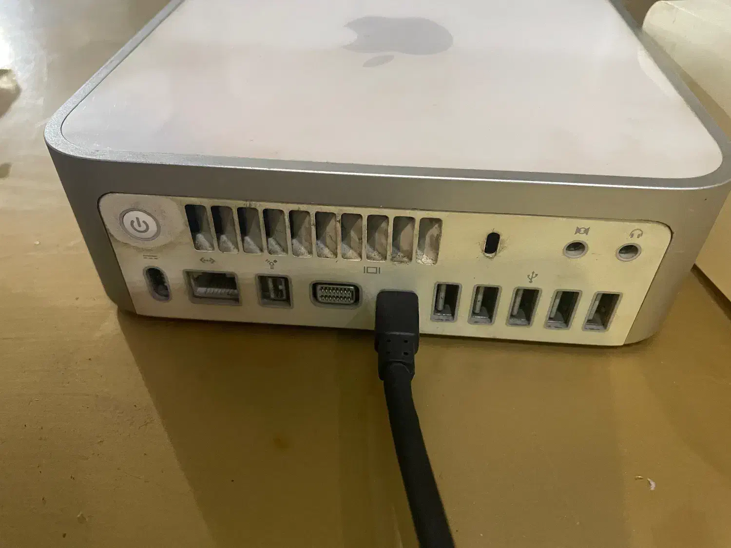 یک عدد مینی کامپیوتر اپل|قطعات و لوازم جانبی رایانه|کرج, کمال‌شهر|دیوار