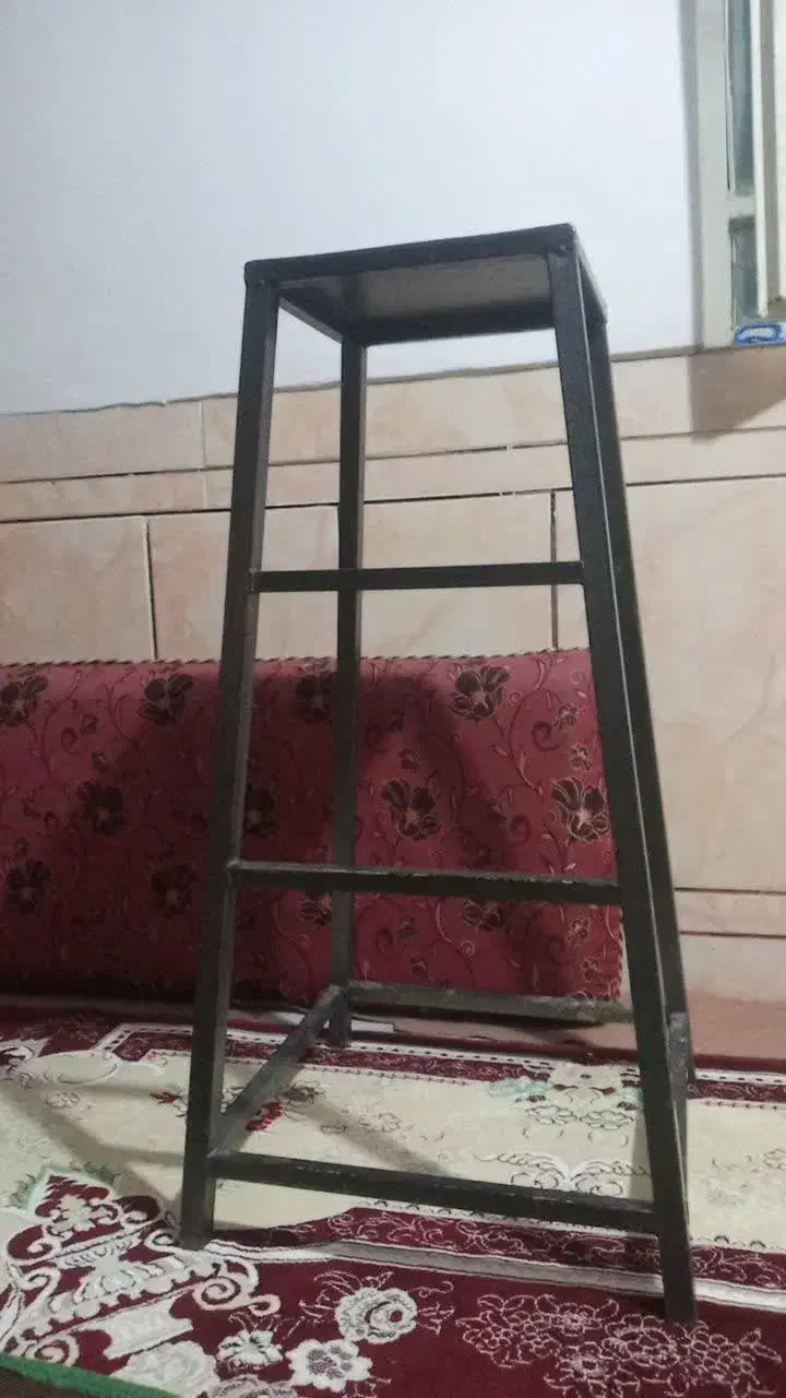 چهارپایه|صندلی و نیمکت|خرم‌آباد, |دیوار