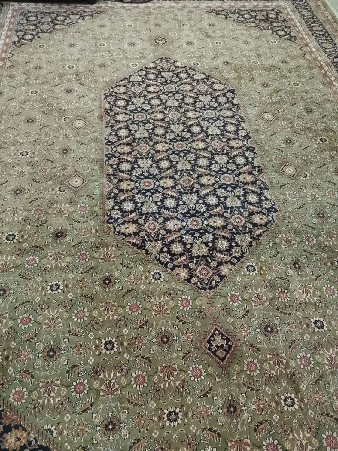 قالی نو وتمیز|فرش|خرمشهر, |دیوار