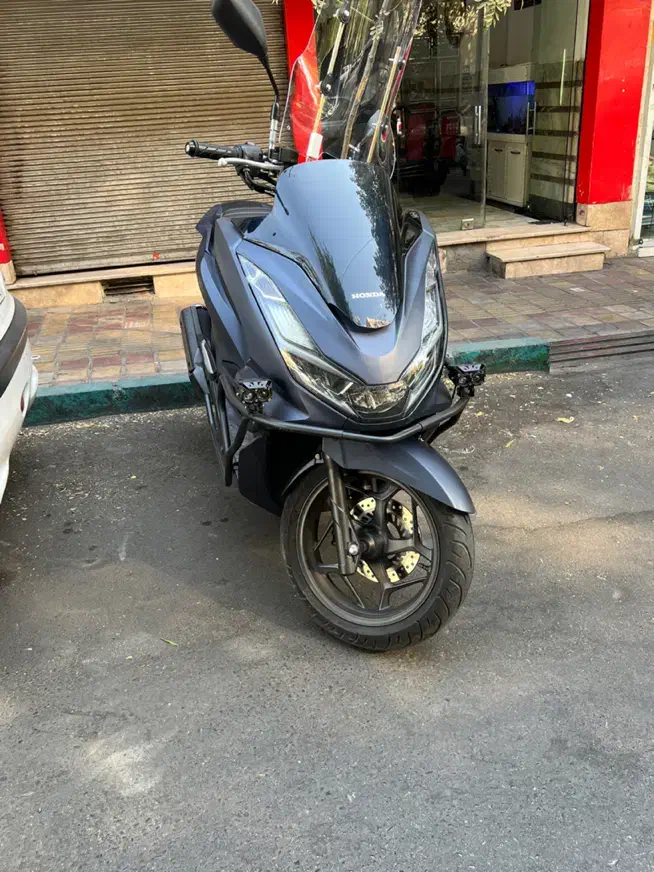 هندا PCX  مدل ۴۰۲ درحد وبا لوازم|موتورسیکلت|تهران, سلسبیل جنوبی|دیوار