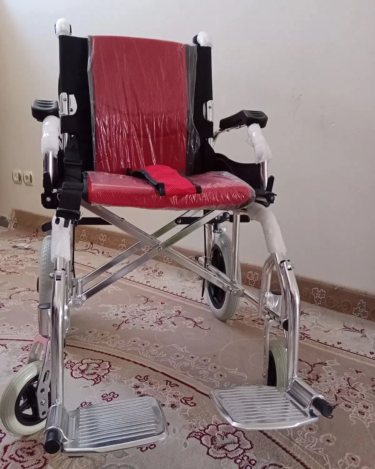 ویلچر طبی کاملا نو|آرایشی، بهداشتی، درمانی|تبریز, |دیوار