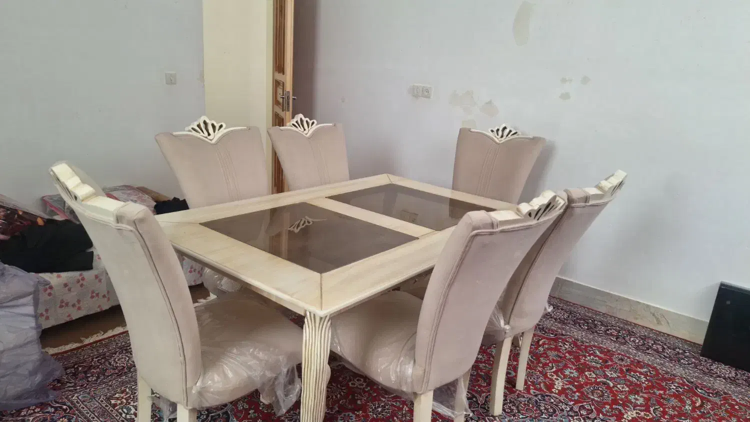 میز ناهار خوری ۶نفره در حد نو|میز و صندلی غذاخوری|اژیه, |دیوار