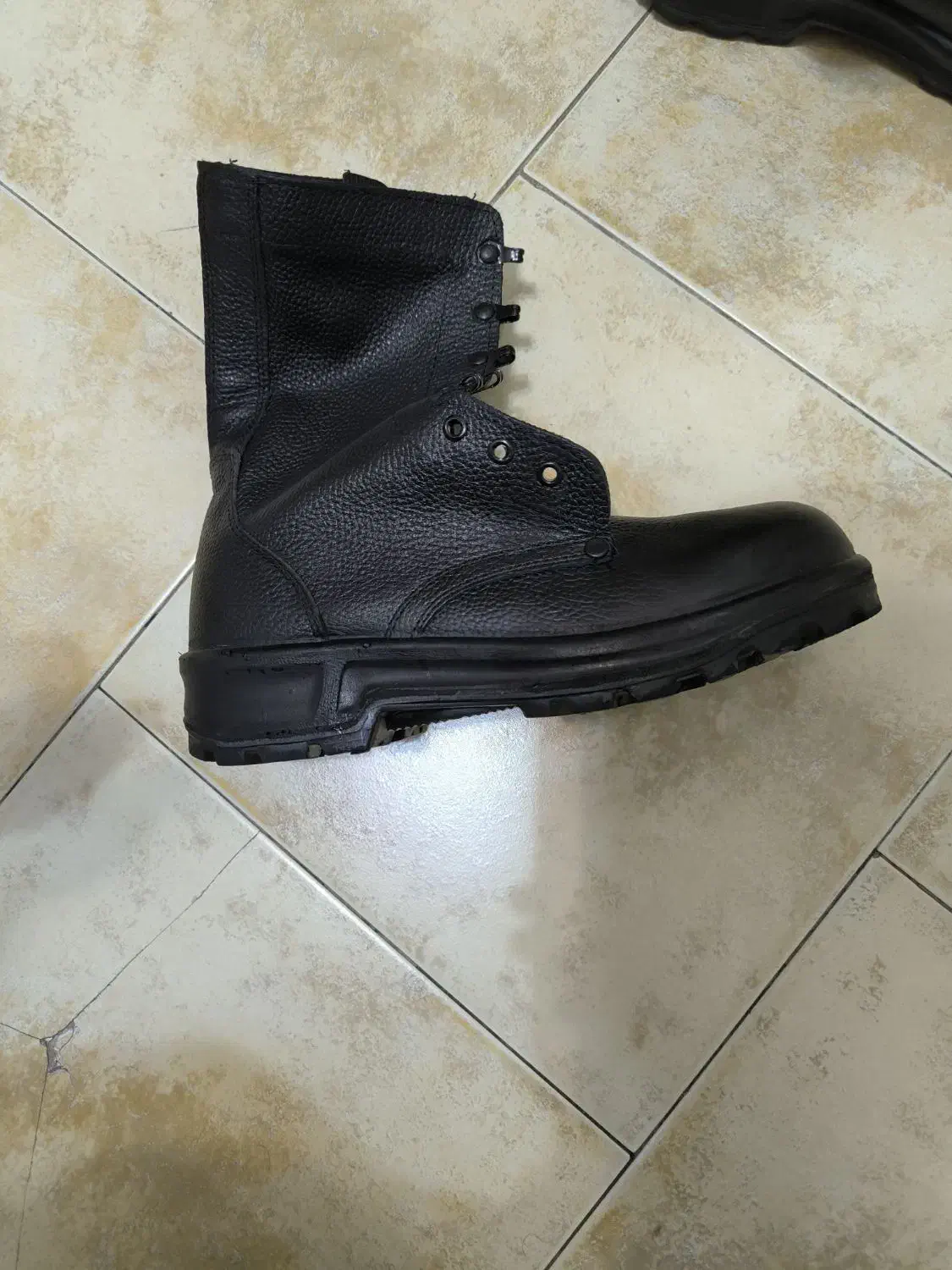 پوتین سبک سربازی سایز ۴۳|کیف، کفش، کمربند|اندیشه, اندیشه فاز ۳|دیوار