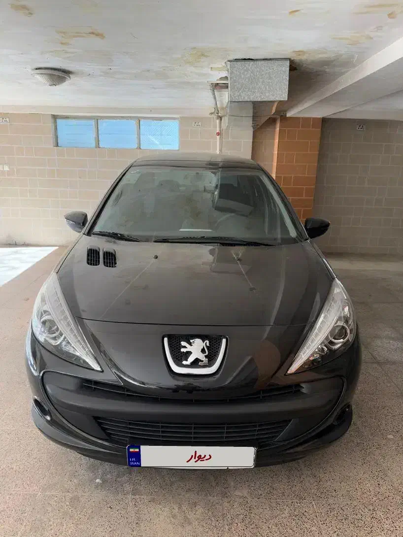 ۲۰۷ مشکی دنده سقف شیشه ای ، ۱۲ تا کار|خودرو سواری و وانت|کرج, حصارک بالا|دیوار