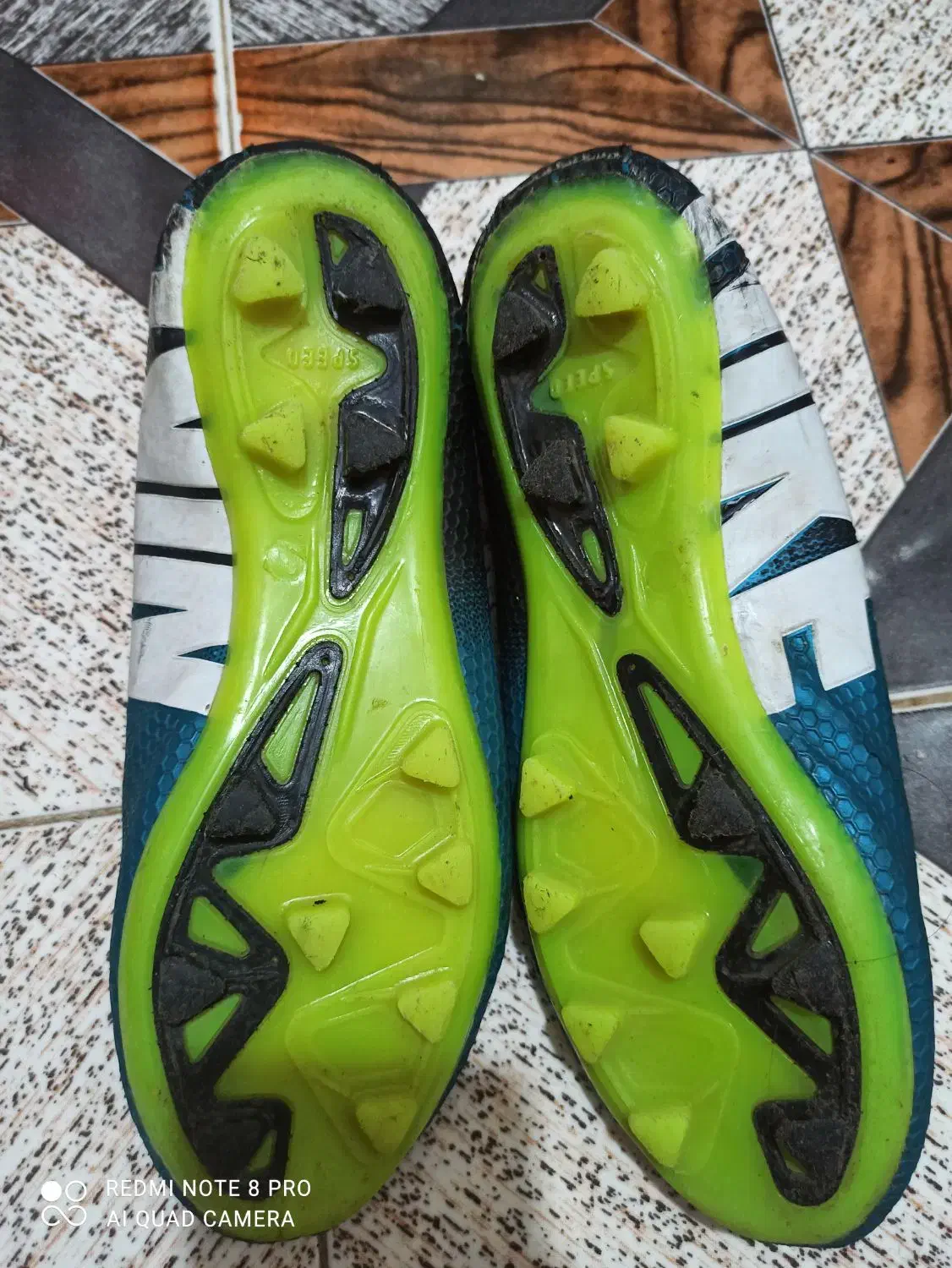 کفش ورزشی میخ دار سایز 40|کیف، کفش، کمربند|کلیبر, |دیوار