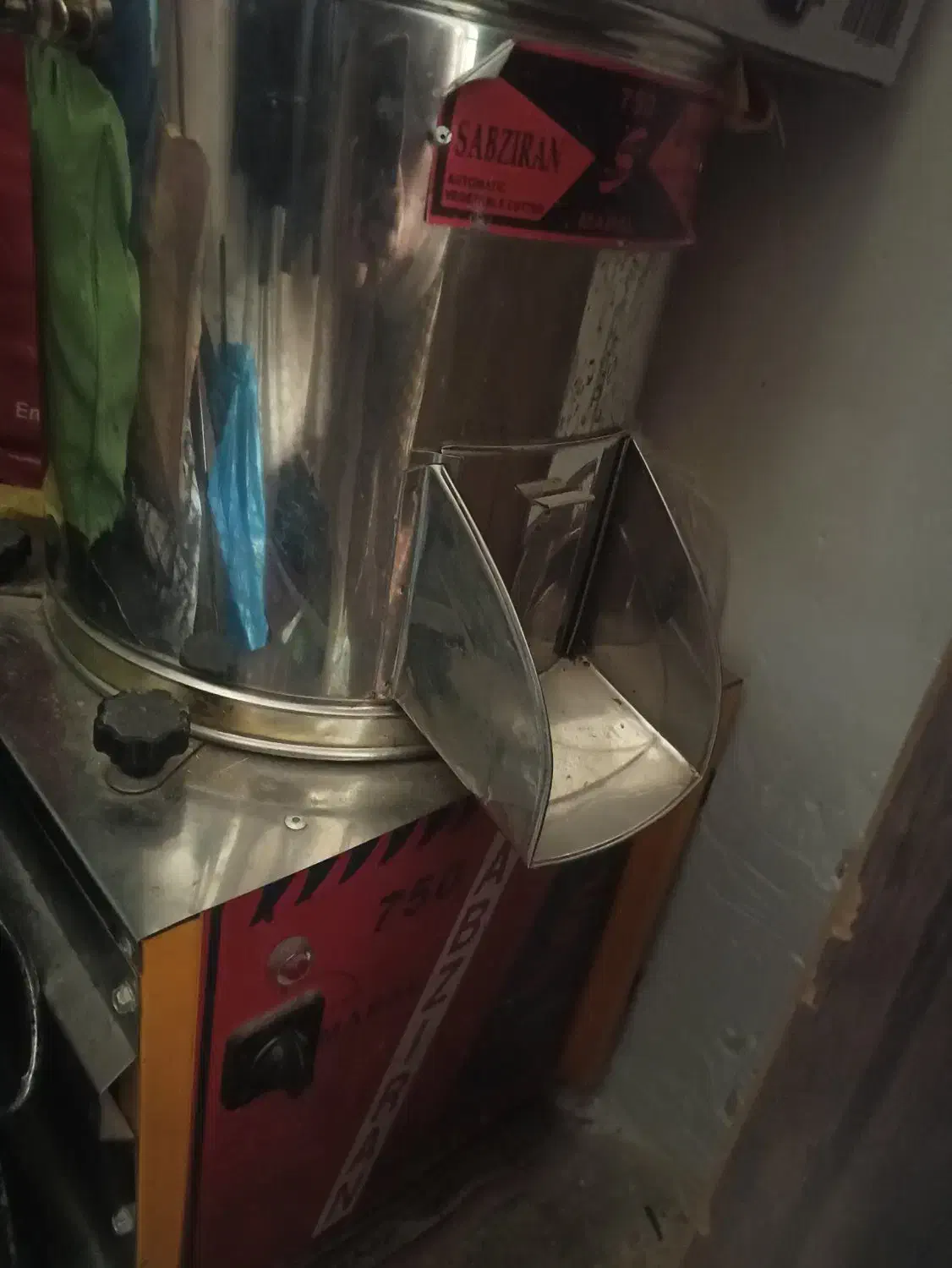 کمد و سبزی خردکن|حراج|فسا, |دیوار