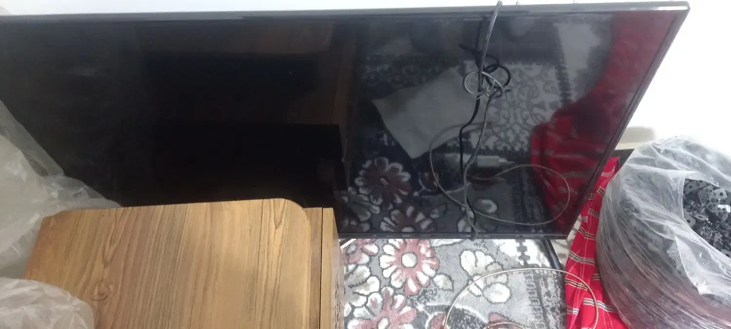 تلویزیون ۴۳|تلویزیون و پروژکتور|بومهن, |دیوار