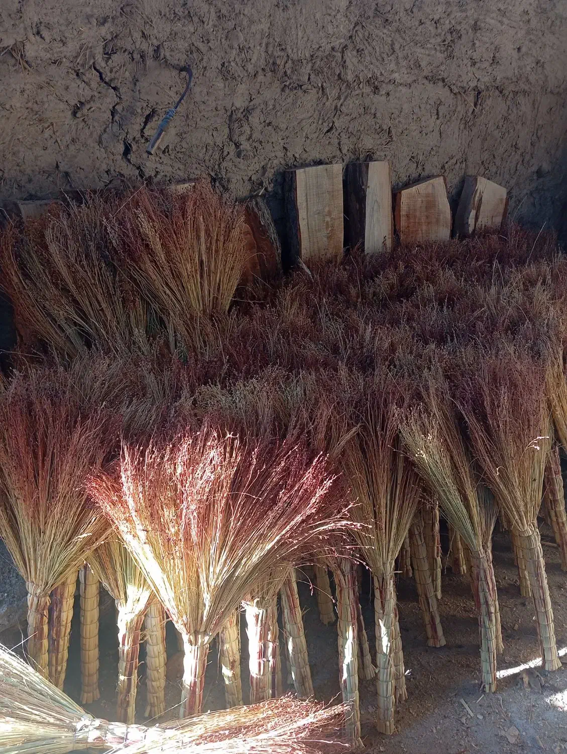 جارو|لوازم نظافت|آشخانه, |دیوار