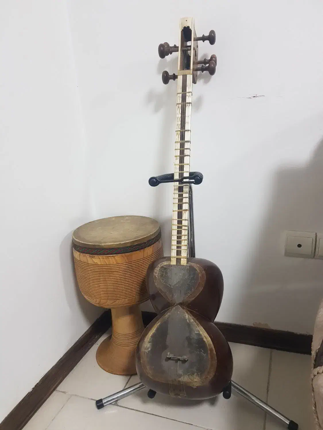 تنبک ۲۰ساله حلمی و تارساخت آقای حمیدعلیاری|سازهای سنتی|تهران, تهرانپارس شرقی|دیوار