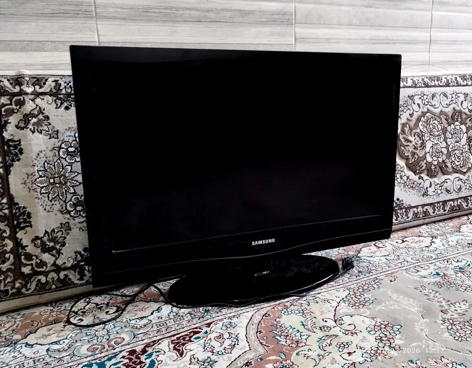 ال سی دی 32|تلویزیون و پروژکتور|شیراز, سعدیه جنوبی|دیوار