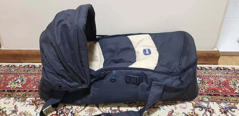 ساک حمل نوزاد برند چیکو کاملا سالم و تمیز|کالسکه و لوازم جانبی|رشت, گلسار|دیوار