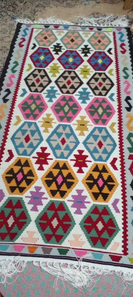 گلیم دستباف|گلیم، جاجیم، گبه|اصفهان, نقش جهان|دیوار