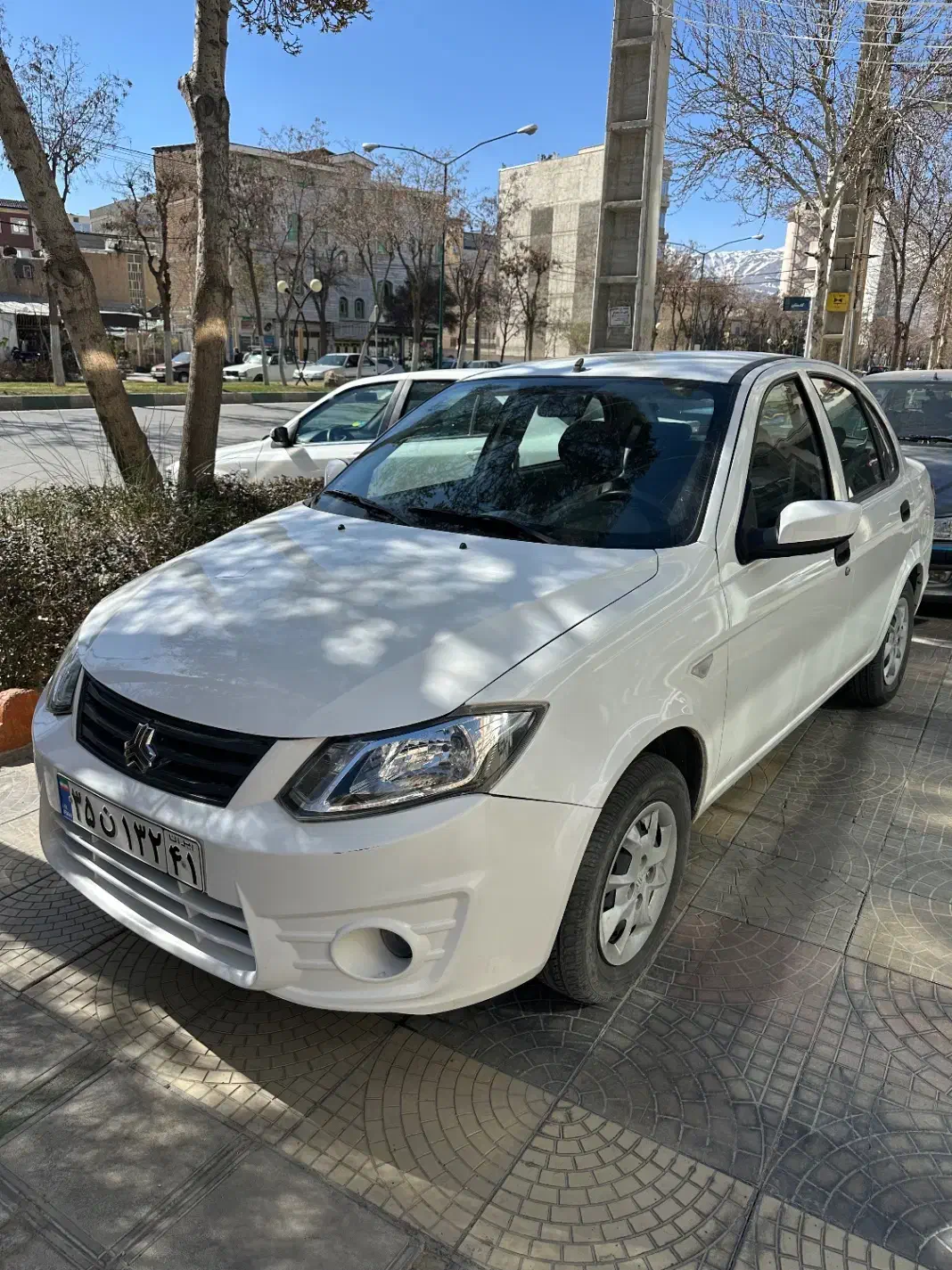 ساینا مدل ۹۹|خودرو سواری و وانت|بروجرد, |دیوار