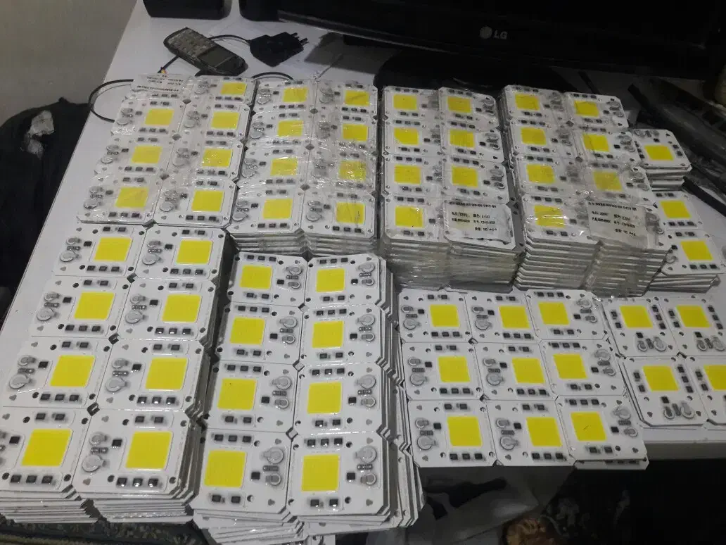 چیپ پروژکتوری  ۵۰وات cob قیمت برای همکارها|لامپ و چراغ|بهارستان, |دیوار