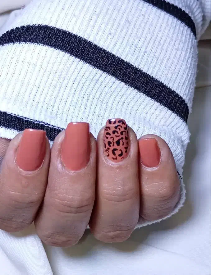 کاشت ناخن بم و بروات|خدمات آرایشگری و زیبایی|بم, |دیوار