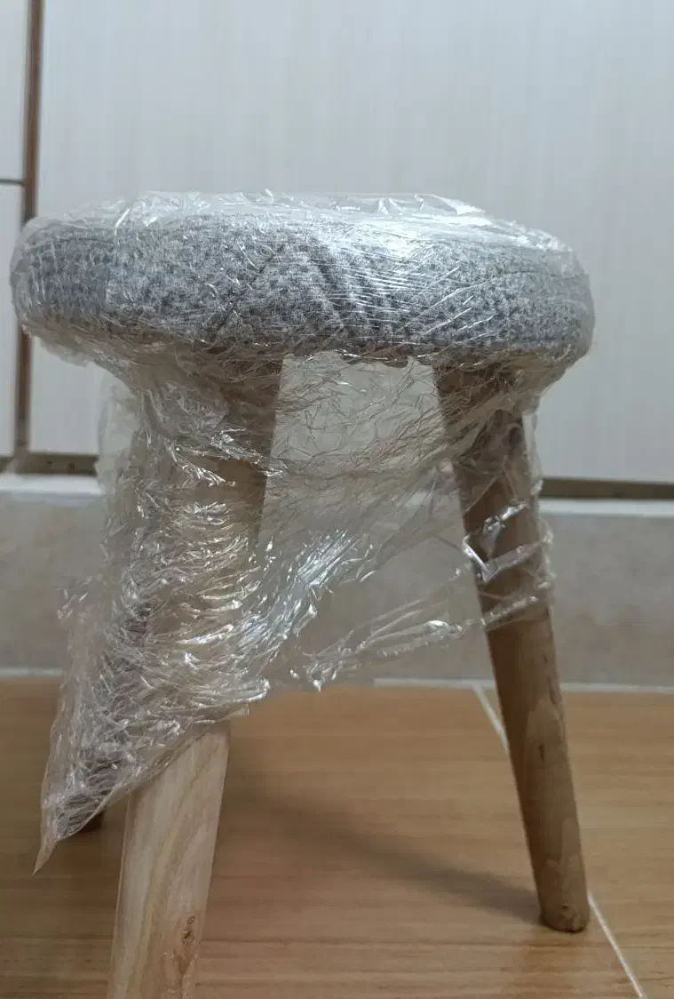 پاف|صندلی و نیمکت|گرگان, |دیوار