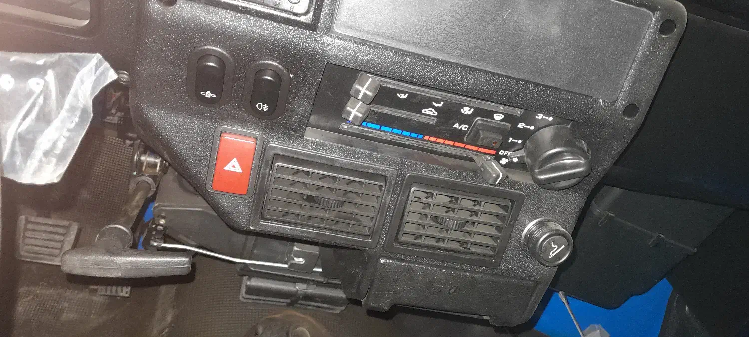 نیسان خشک آپشنال کولر دار دوگانه کارخانه ۱۴۰۴|خودرو سواری و وانت|اراک, |دیوار