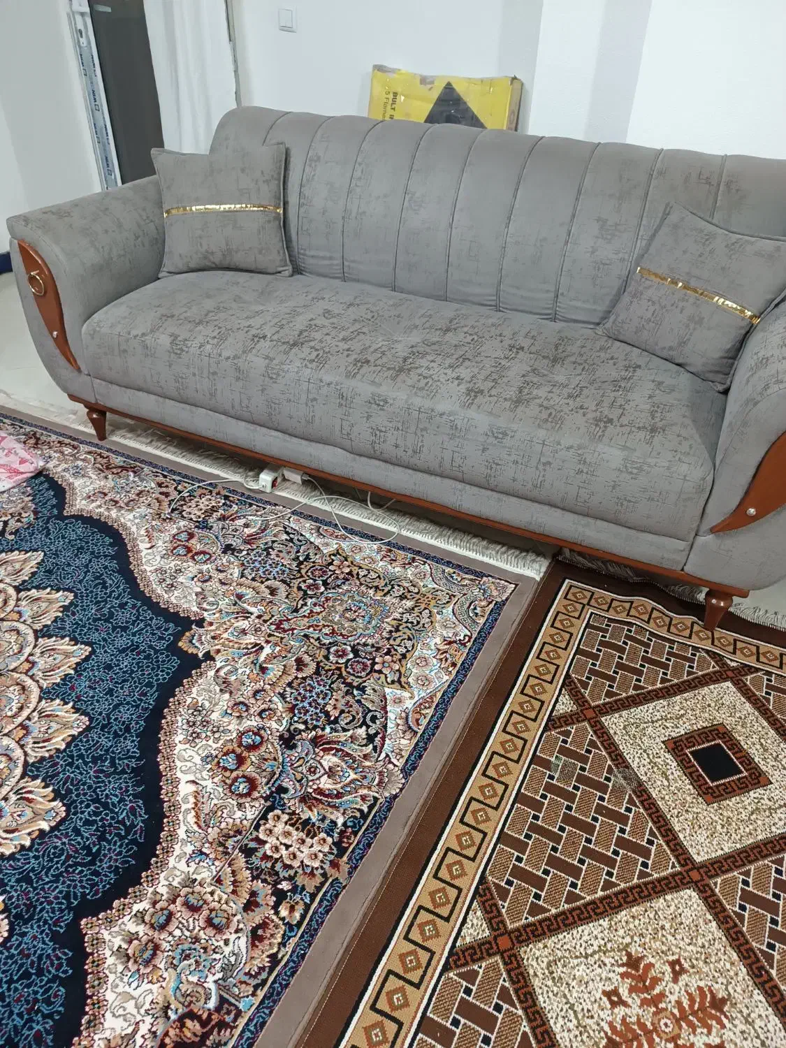 مبل|مبلمان خانگی و میز عسلی|فولادشهر, مسکن مهر فولادشهر|دیوار