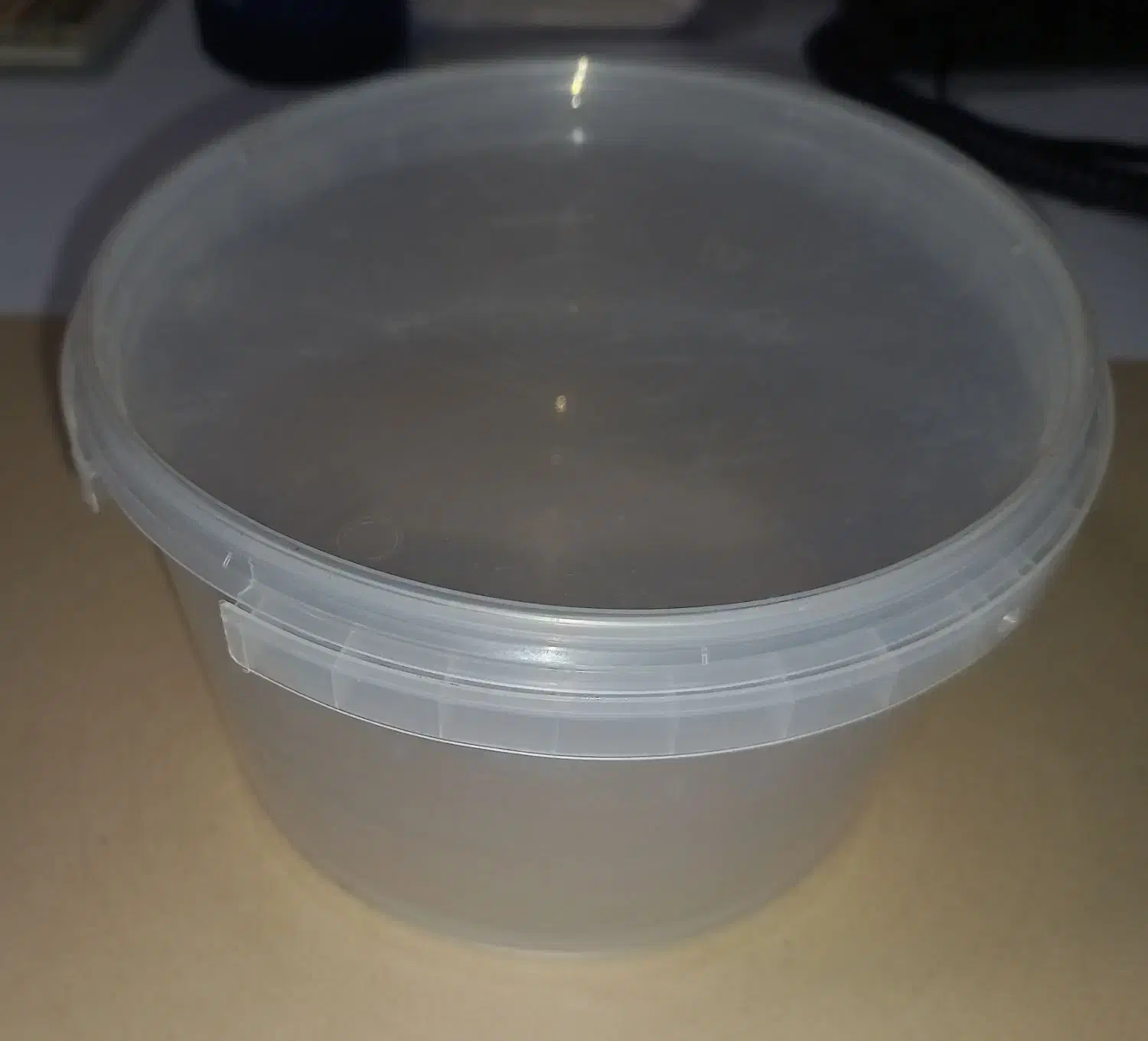 ظرف گرد ۹۰۰ سی سی|ظروف نگهدارنده، پلاستیکی، یک‌بارمصرف|بم, |دیوار