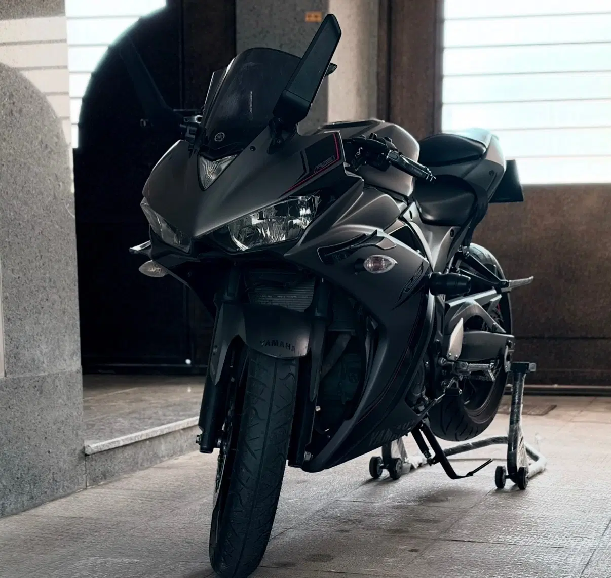 R3yamaha-یاماها|موتورسیکلت|اصفهان, تخت فولاد|دیوار
