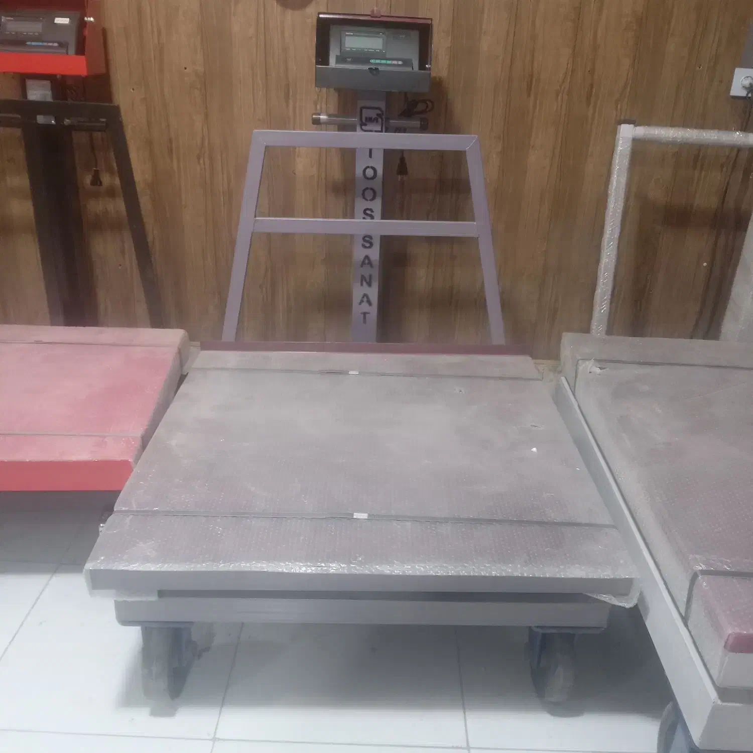 باسکول ۱ تنی چرخدار|فروشگاه و مغازه|مشهد, رده|دیوار