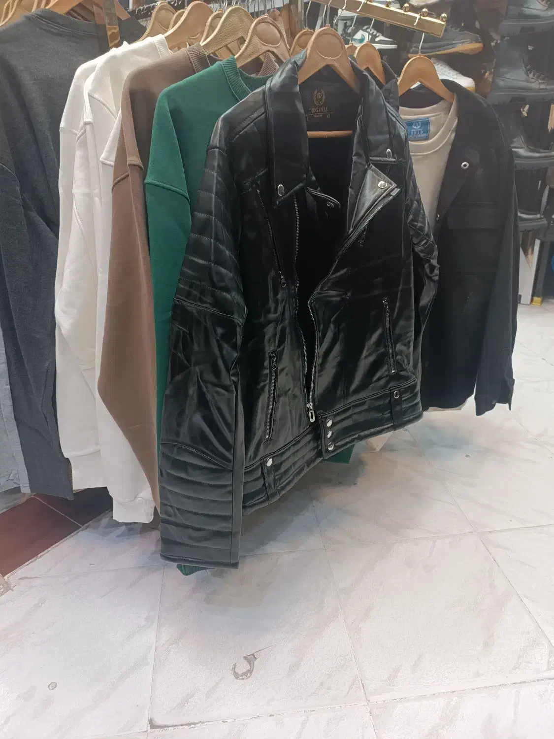 نیازمند فروشنده اقا|استخدام بازاریابی و فروش|زابل, |دیوار