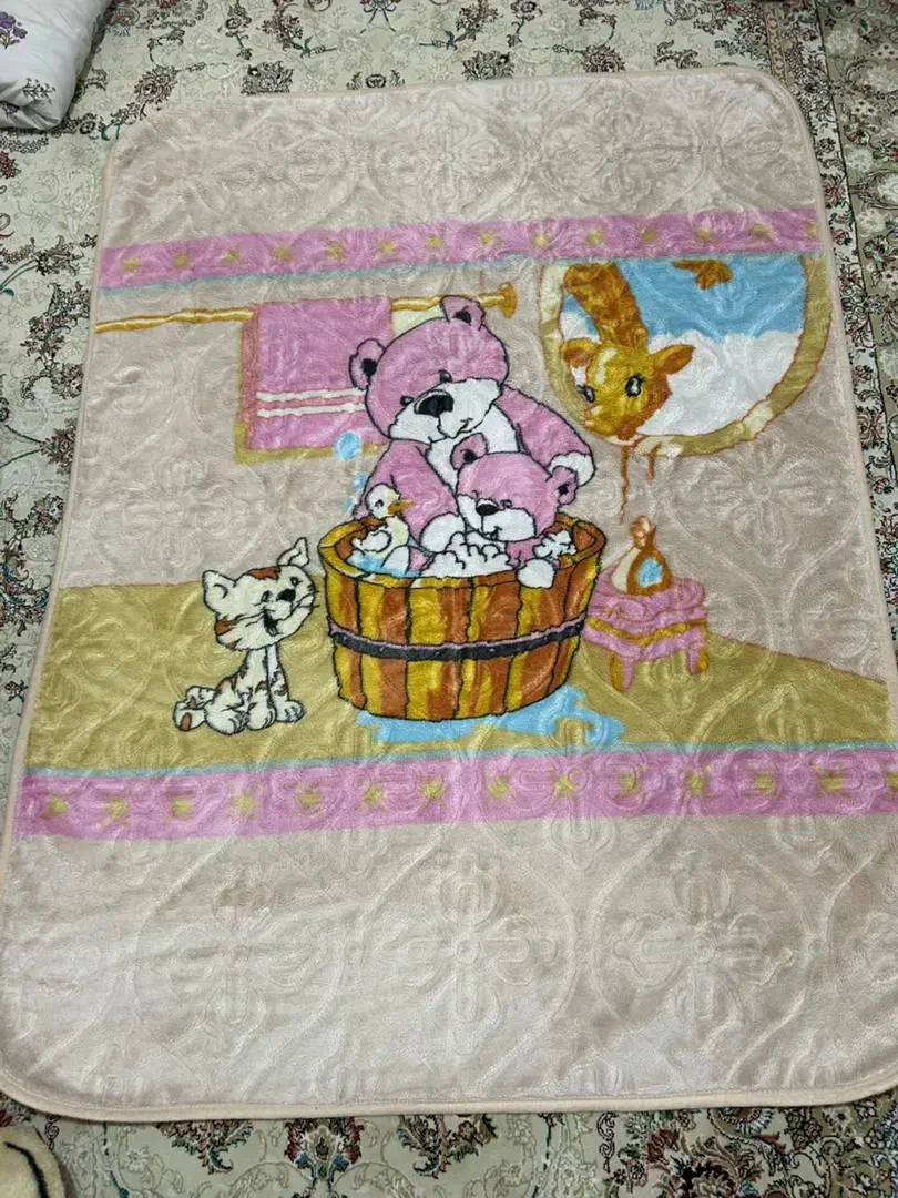 تعدادی پتو کودک نوجوان بزرگسال|رختخواب، بالش، پتو|تهران, شهرک شریعتی|دیوار