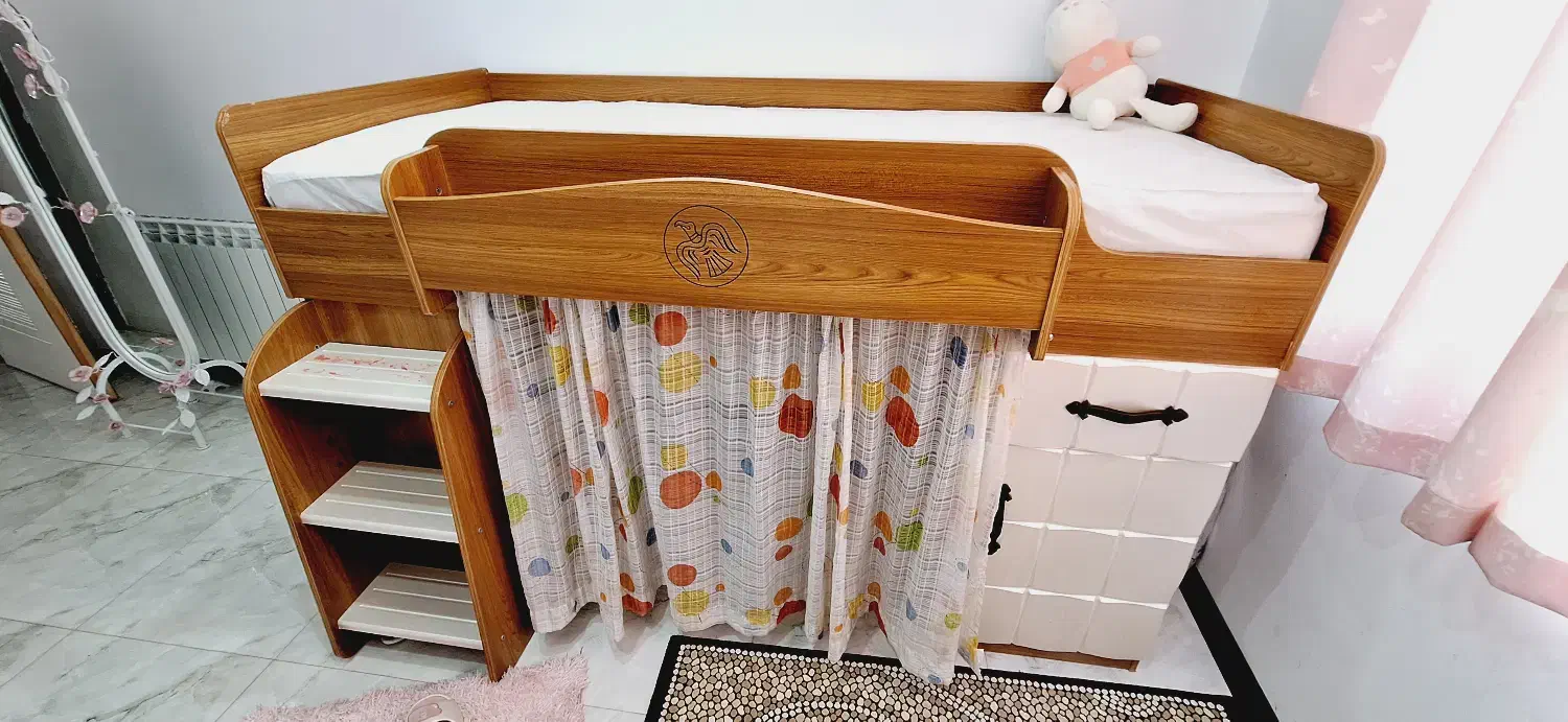 تخت نو جوان به همراه کمد و کشو بسیار کم جا|تخت و صندلی بچه|اسلام‌شهر, شهرک واوان|دیوار