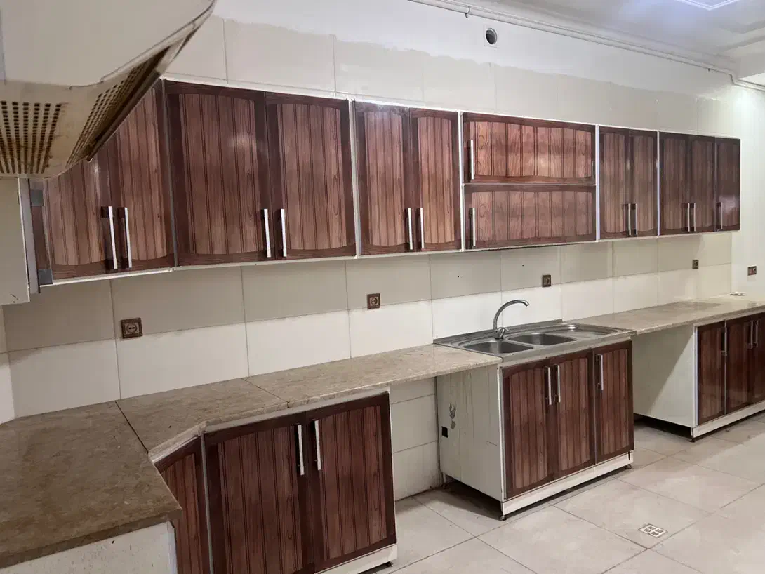 کابینت فلز در حد نو بدون خط و خش|مصالح و تجهیزات ساختمان|زرند, |دیوار