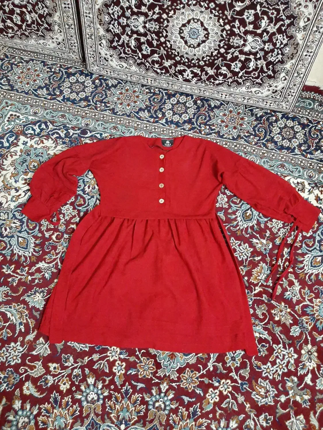 مانتو|لباس|لالجین, |دیوار